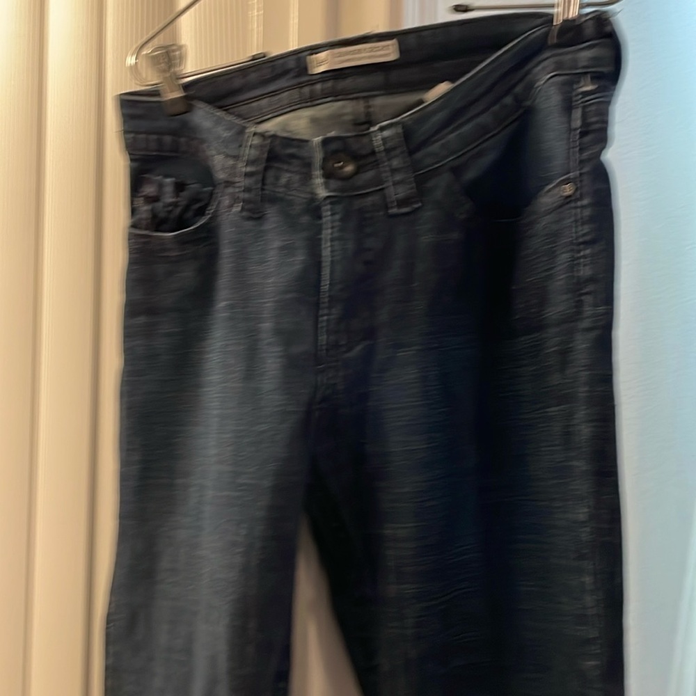 Cute jeans with details on the back